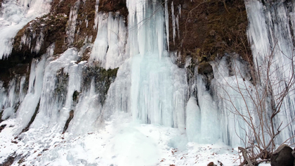 横谷峡の「屏風岩」にできた氷瀑